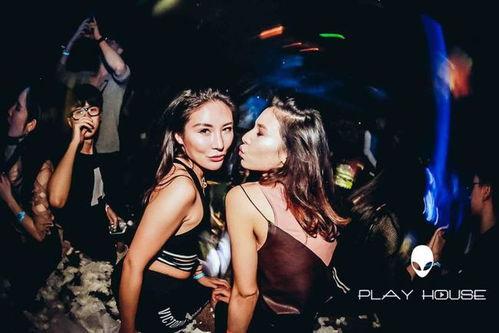 娱乐八卦吃瓜少女图片,揭秘“吃瓜少女”背后的娱乐八卦风云  第1张